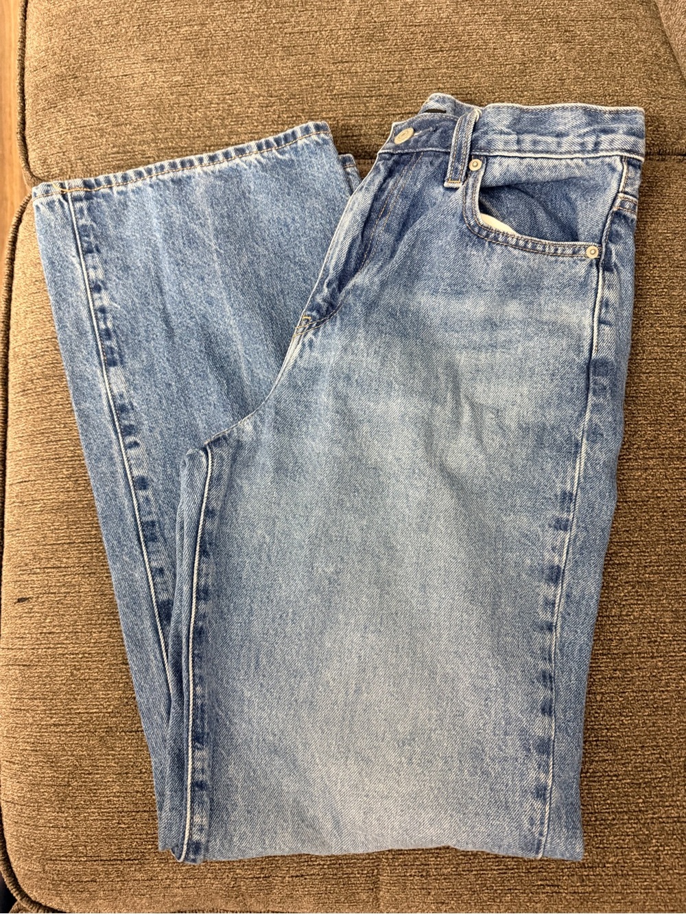 Uniqlo Women's High-Rise Light Wash Straight Jeans